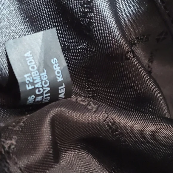 Michael Kors Set Travel Saffiano Leather Crossbody Bag Black - Picture 13 of 13